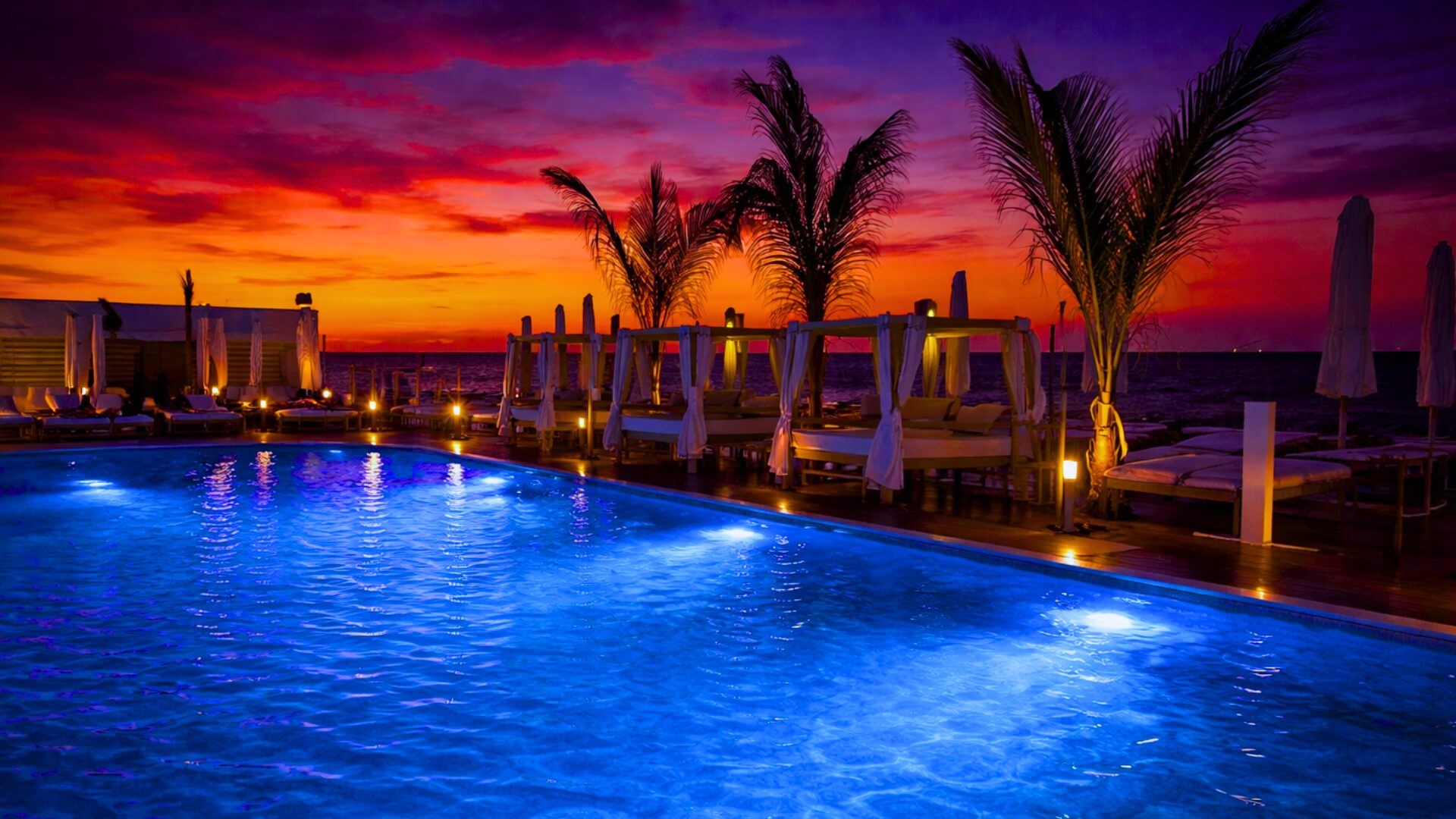 Lookal Beach Club on Ilha do Cabo