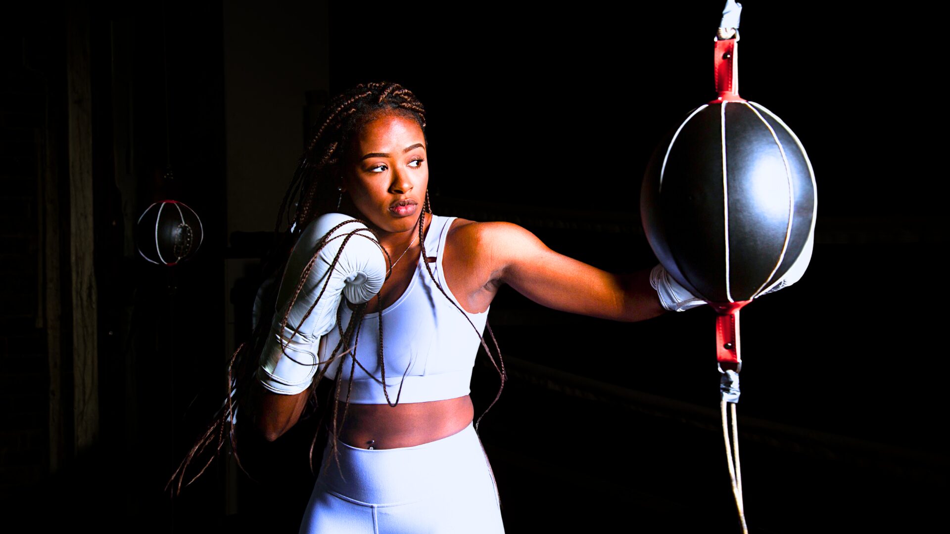 Woman boxing at AMG Fitness Club Luanda