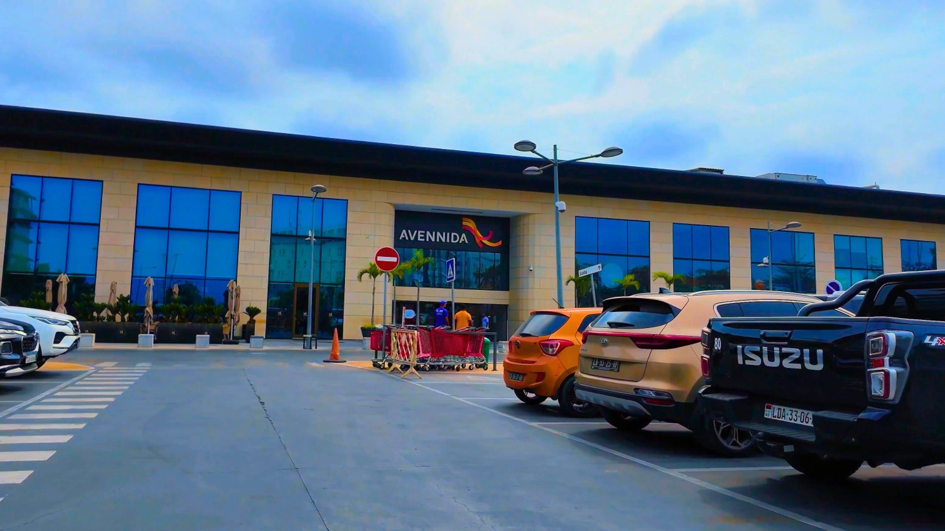Shopping Avenida II in Talatona, Luanda